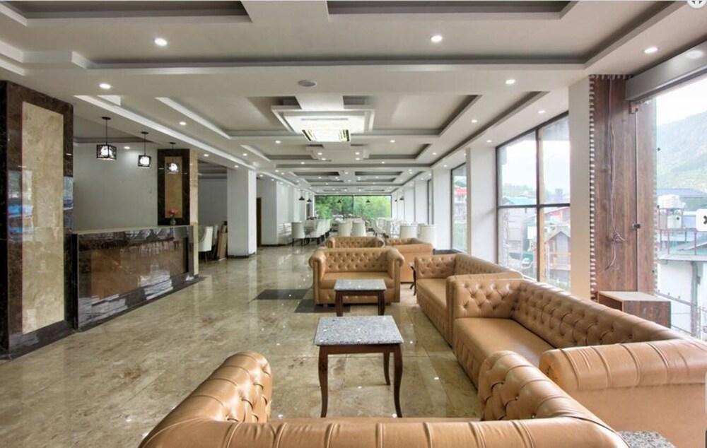 Apple Bud Cottages And Hotels