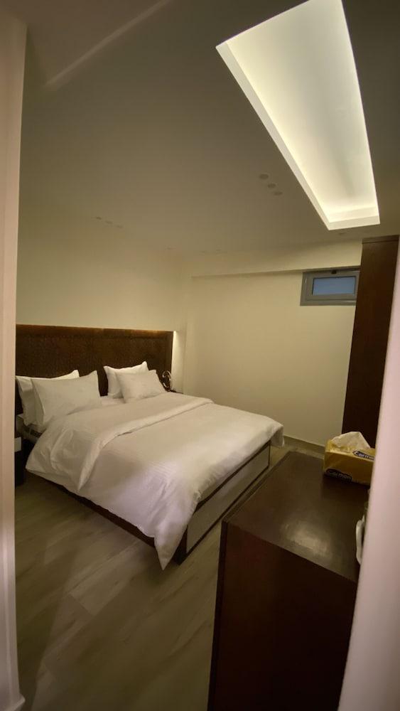 Queen Pyramids Cleopatra