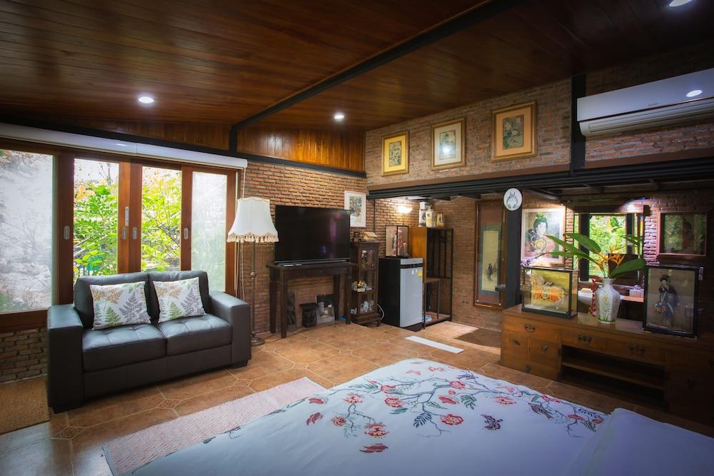 Cattani's Riverside Home