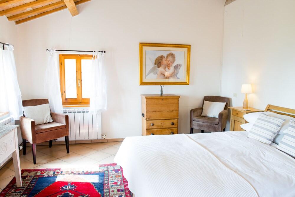 Home set in Olive Grove With Stunning Views