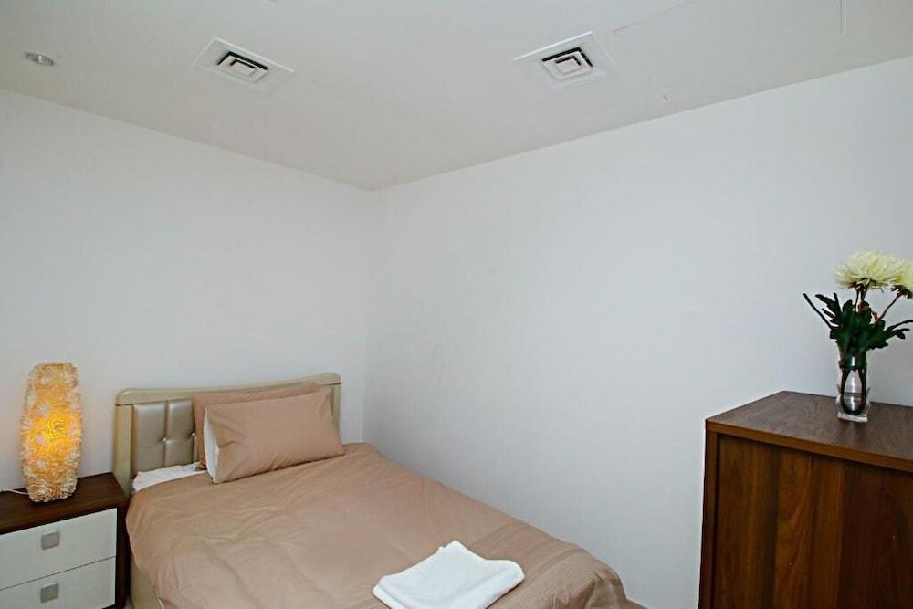 R&H Trident Grand Residences