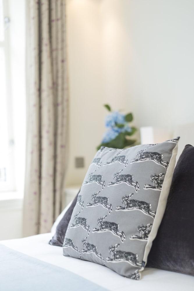 401 Thistle Street Apartment