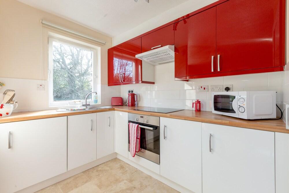 409 Boat Green Apartment