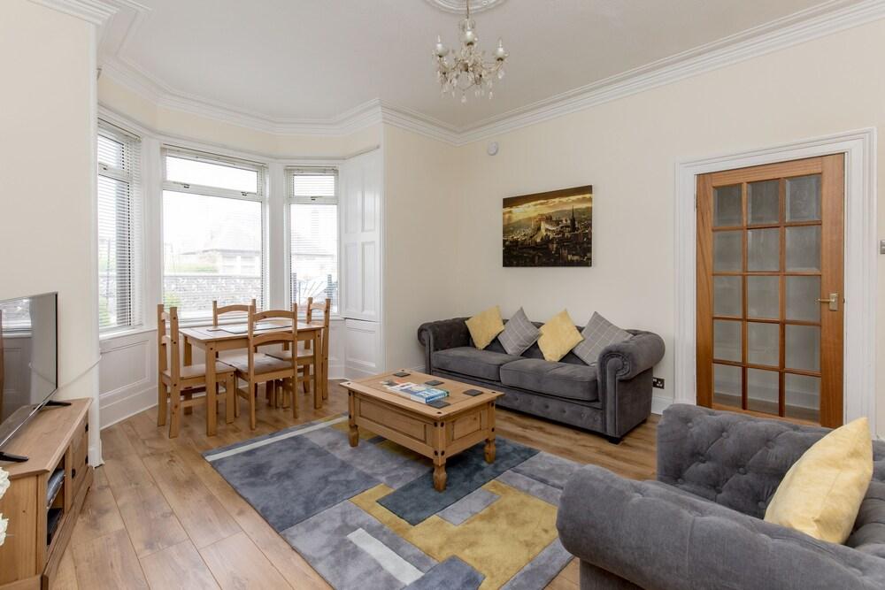 414 - Lochend Road Apartment