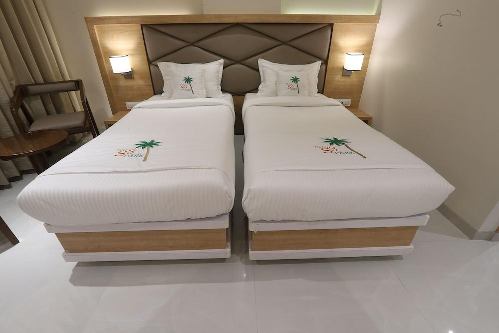 Hotel S3 Park, Ambernath