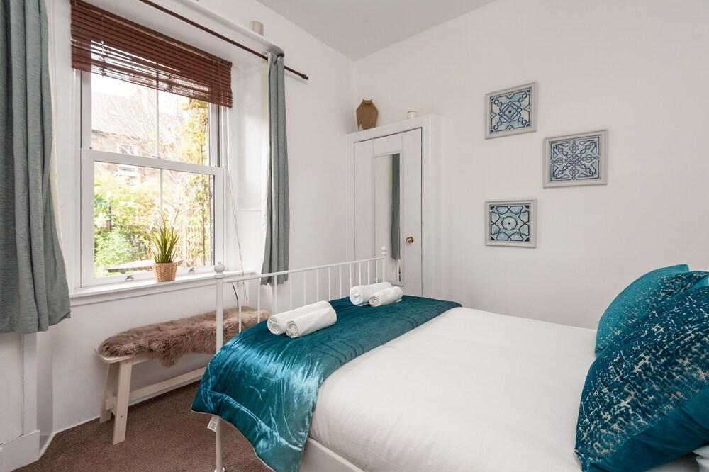 412: Regent Place Apartment