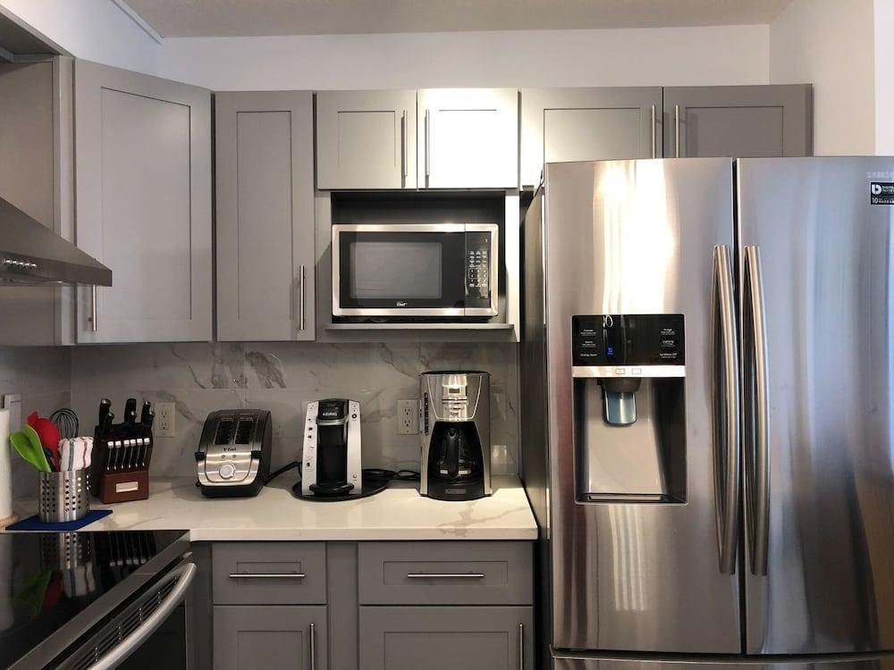 WindTower Resort - 1 BR Suite or 1 Single Room