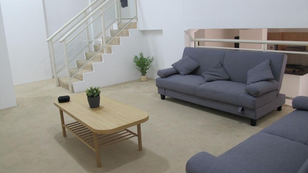 Spacious Ground floor apartment Unit 28