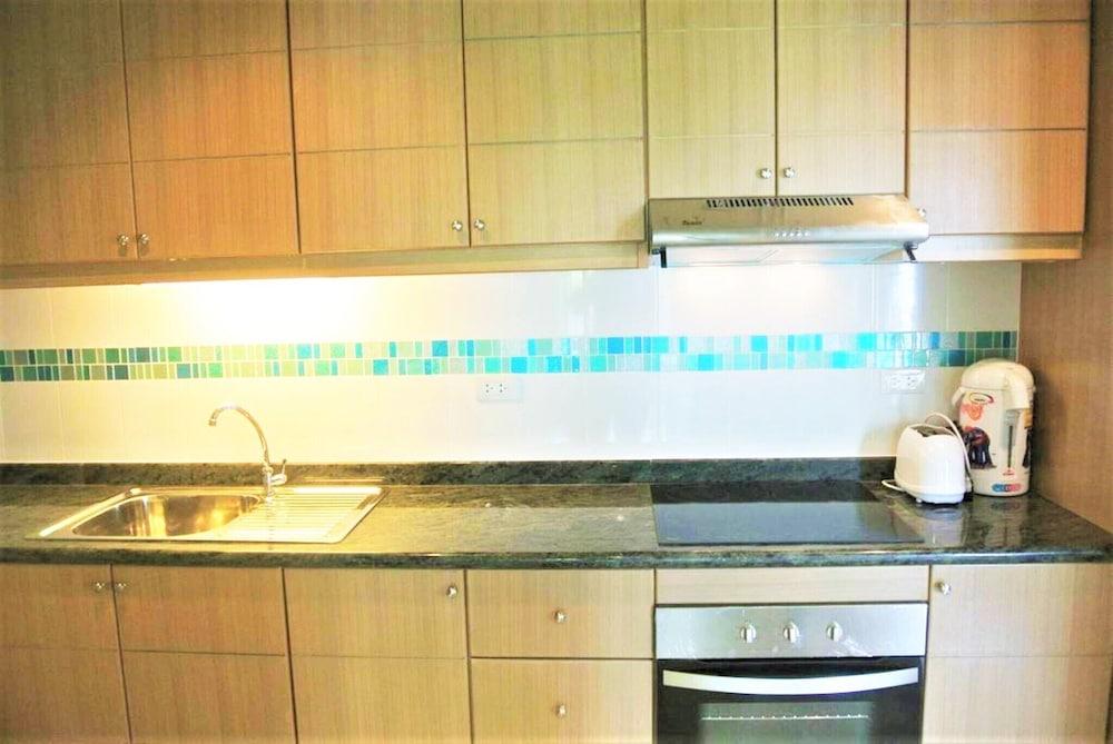 Corner 1 Bedroom Condo