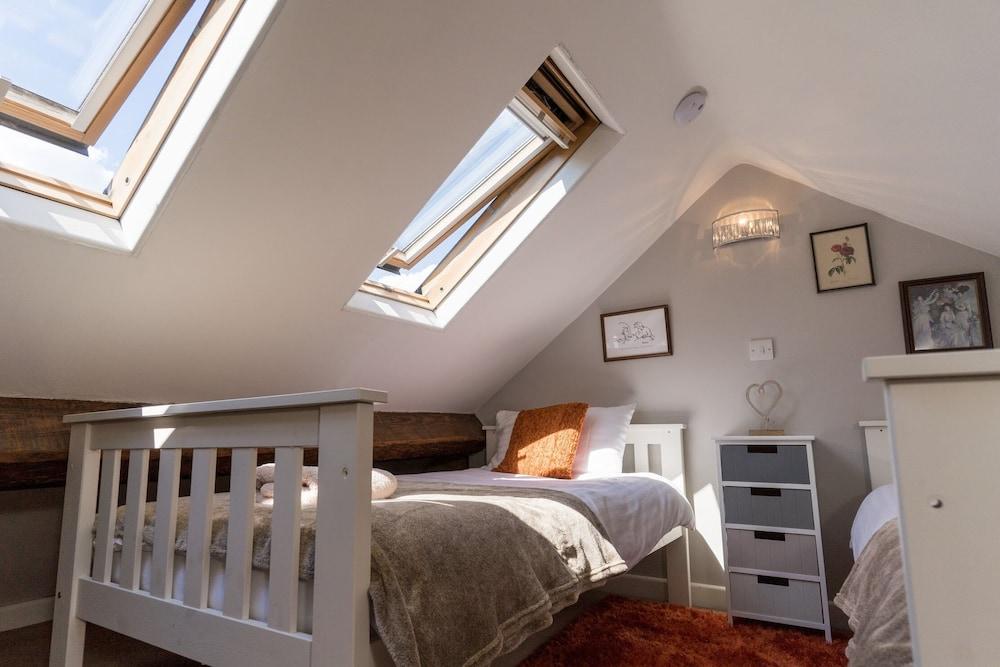 Stunning 2 Bed Cottage in Fordwells