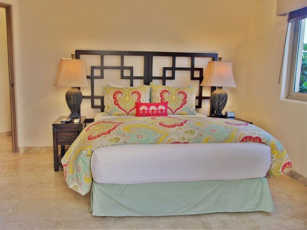 Villa Esquina - Split Level Villa With Ocean & Views