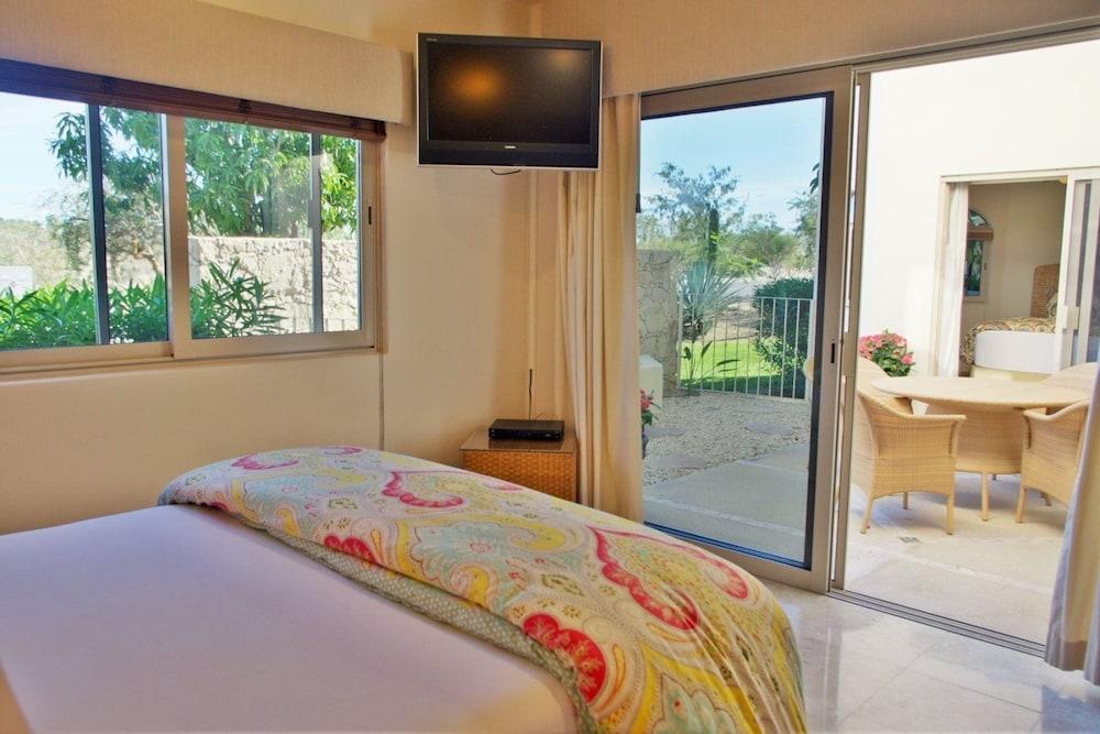 Villa Esquina - Split Level Villa With Ocean & Views