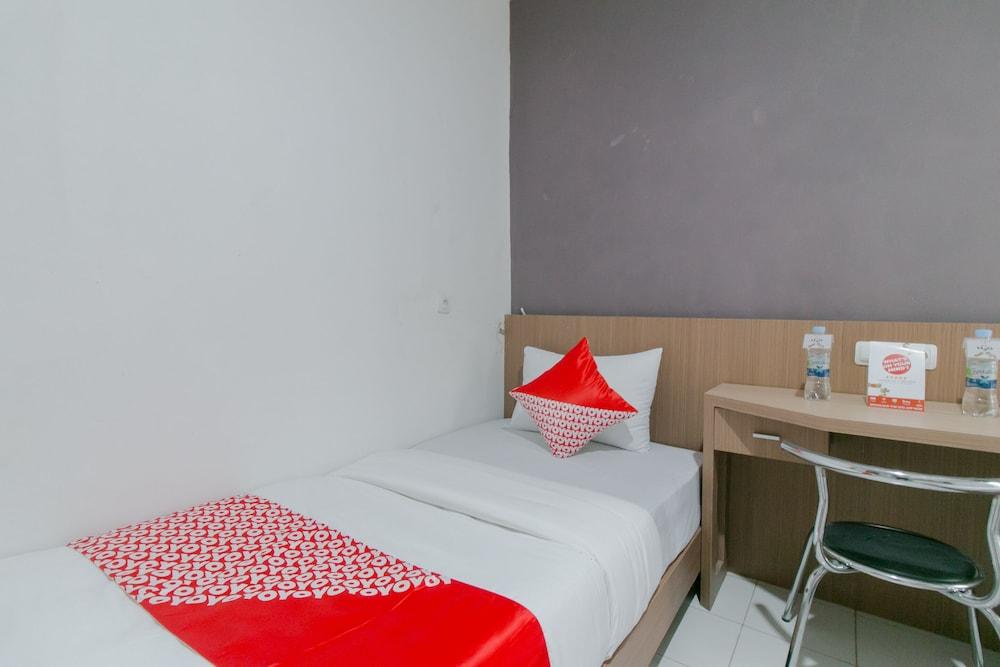 OYO 2228 Arwinda Costel Syariah