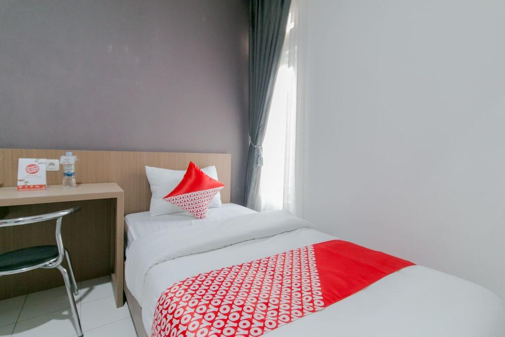 OYO 2228 Arwinda Costel Syariah