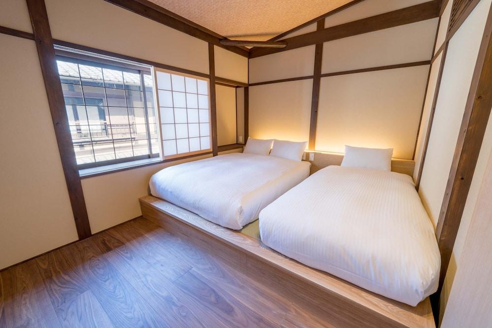 RESI STAY Villa Silktree