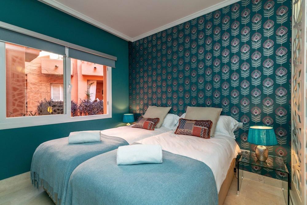 Chic Oasis on the Coast