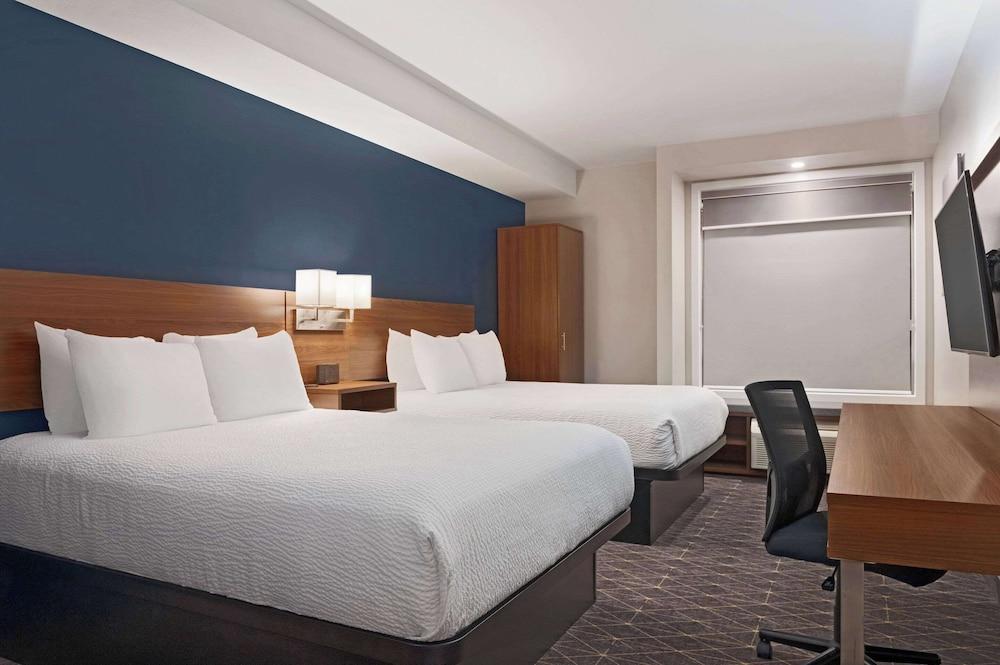 Park Inn by Radisson, Kelowna