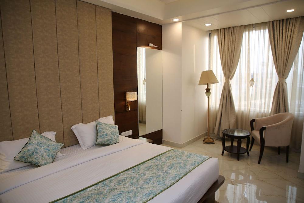 Hotel Neva Ji Palace