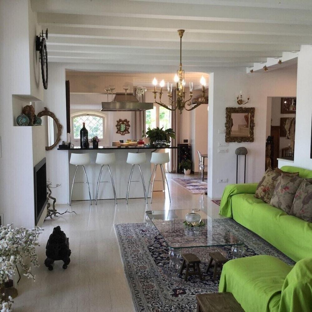 B&B Red Wine Country House