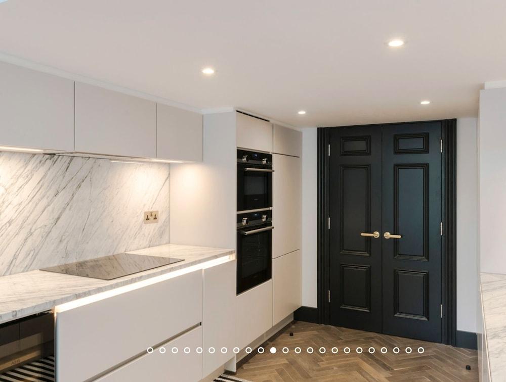 The Bengal Tiger: 2 bd apt rich with character