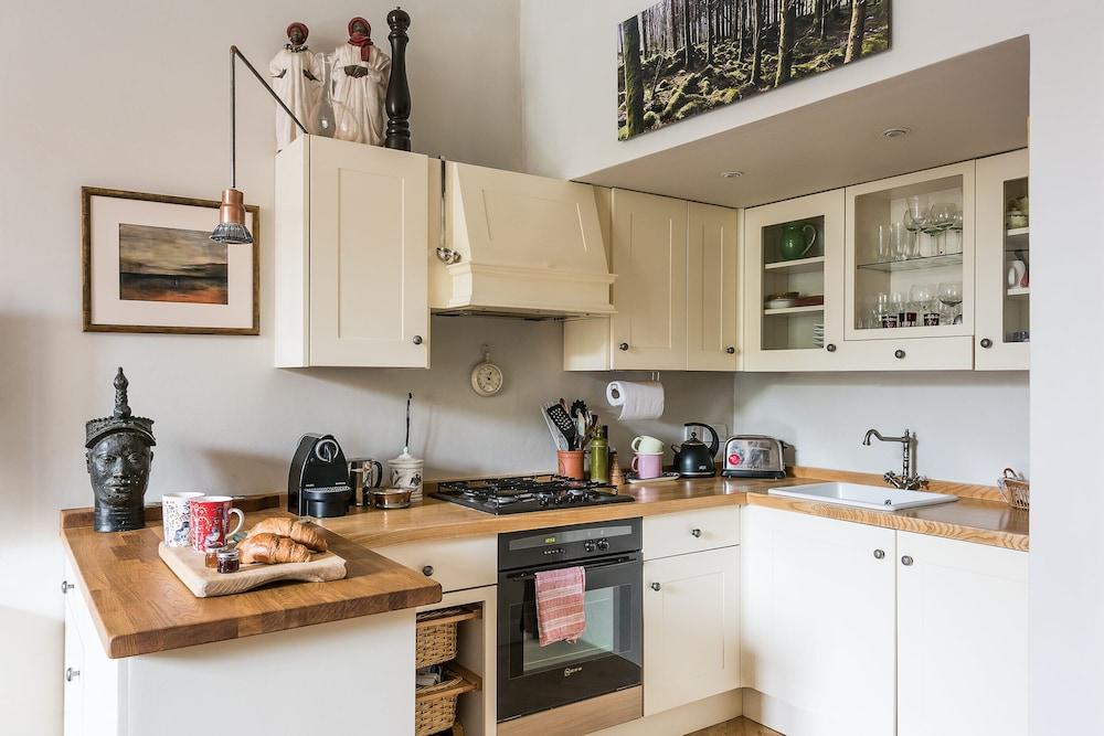 Distinctive Kensington 1-bed flat