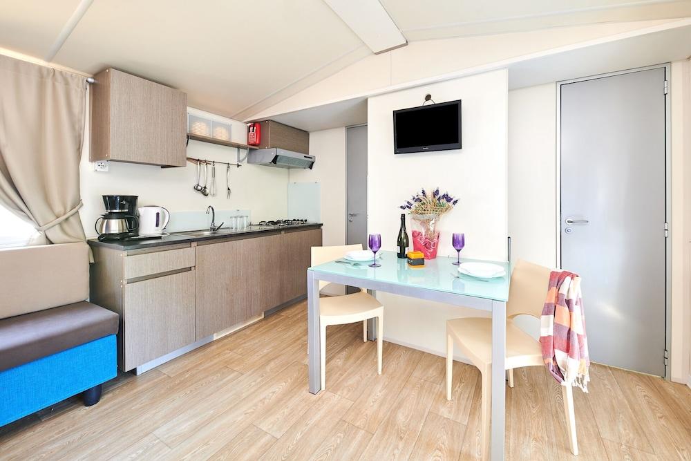 Camping Adria Mobile Homes Lanterna