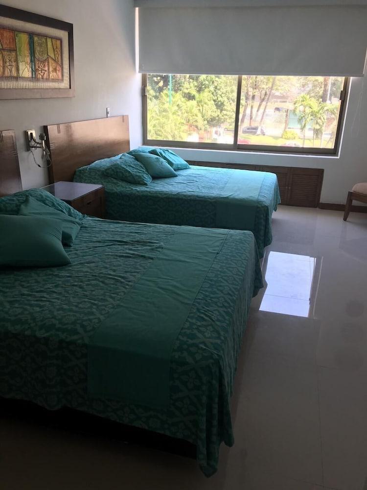 JUUB Acapulco, Exclusive Beachfront Apartment