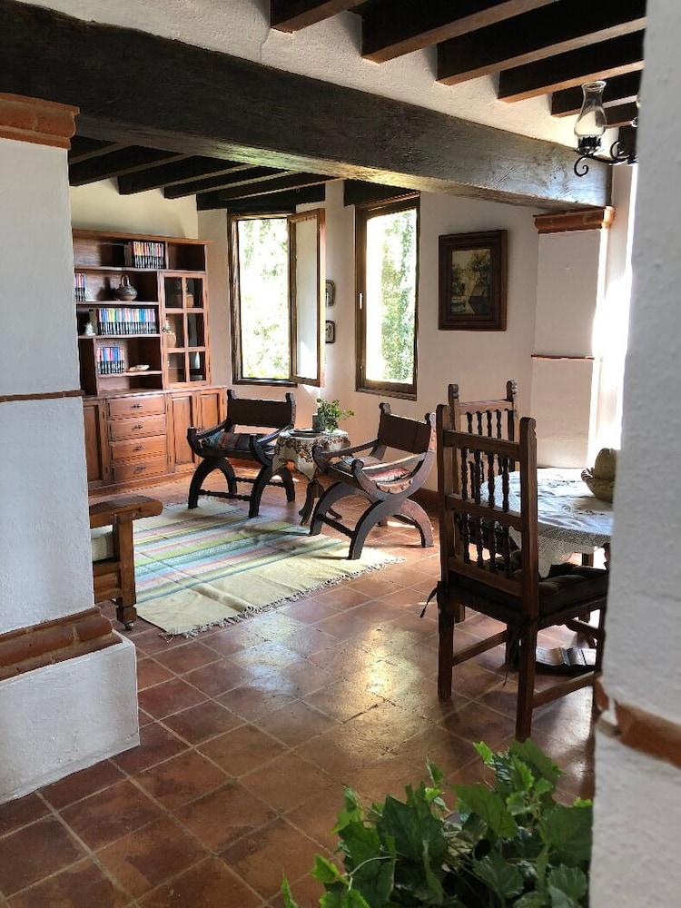 Pet Friendly Casa Studio in the Woods