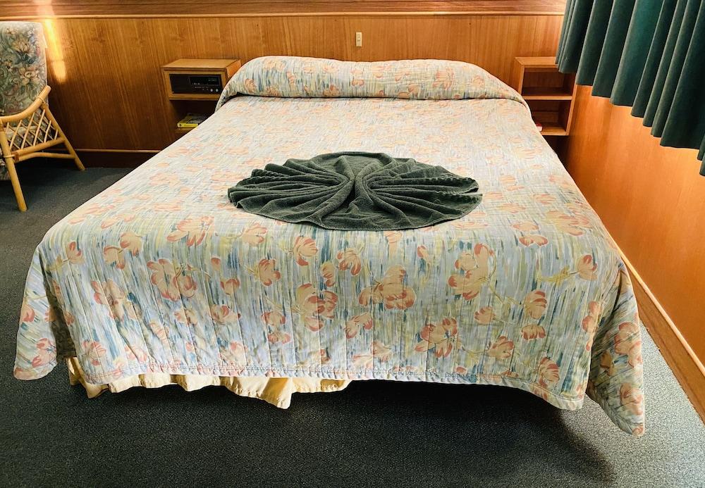 County Lodge Motor Inn