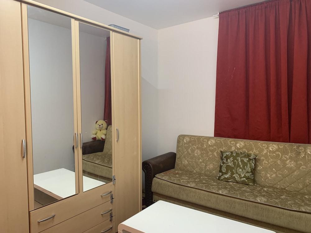 Rose Gerden Apartments and rooms