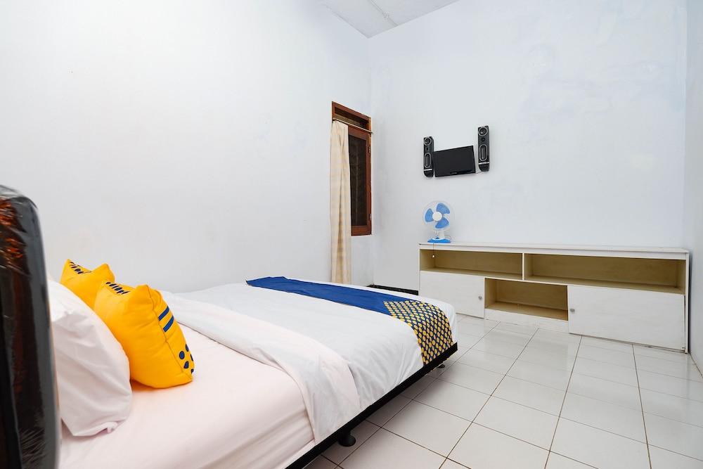 OYO 2240 Simpang Tujuh Residence