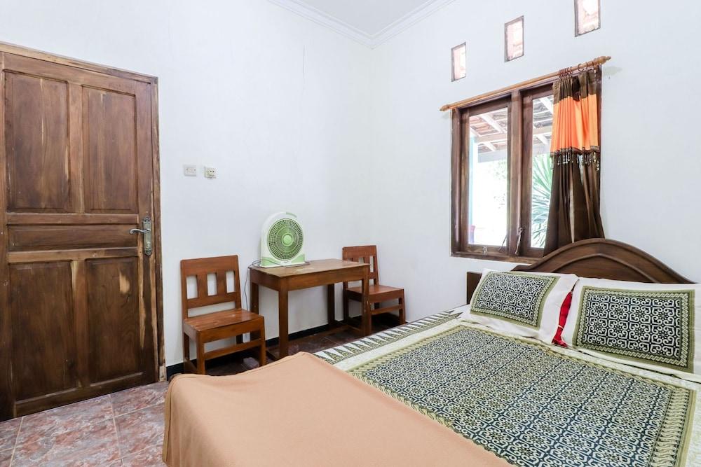 Rock Garden Homestay & Resto