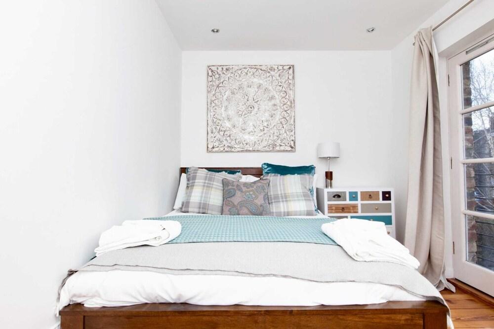 Gorgeous Home in Vibrant Leith