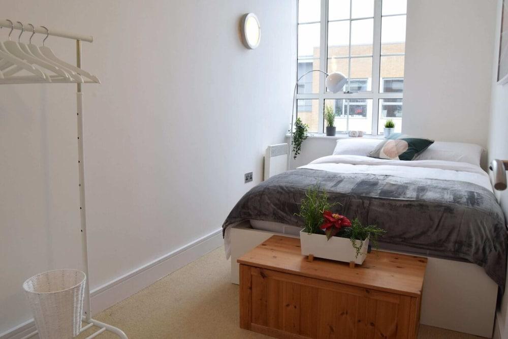 Bright Warehouse Conversion in Buzzing Peckham