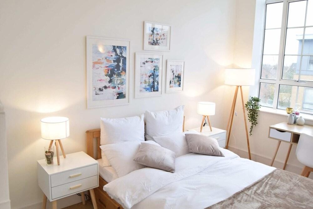 Bright Warehouse Conversion in Buzzing Peckham