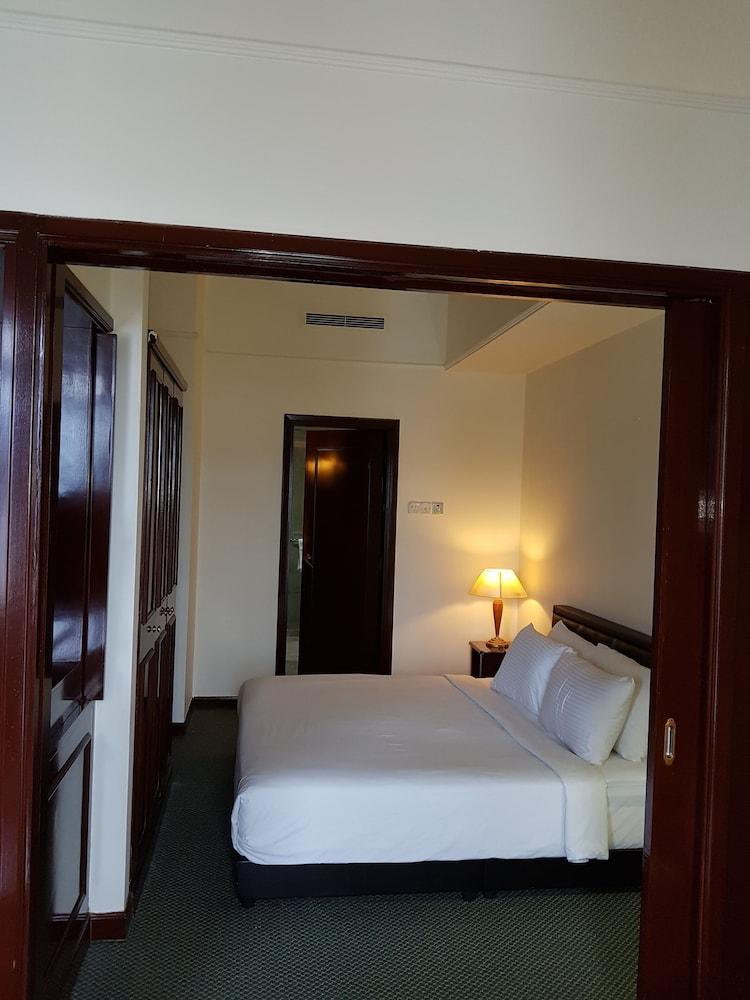 Famous Service Suites at Times Square