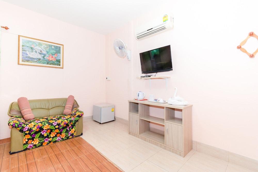 OYO 712 Baandin Resort