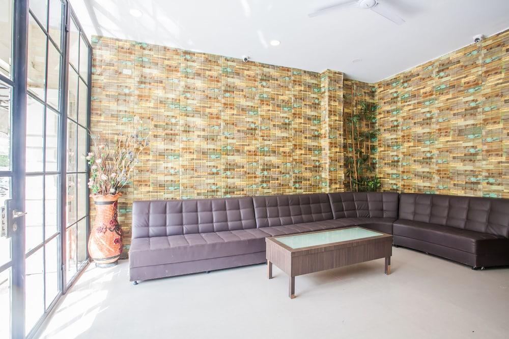 OYO 2361 Hotel Winston