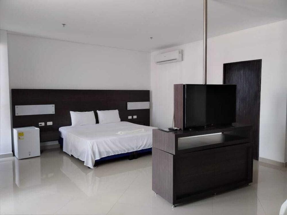 Hotel Santa Barbara Plus