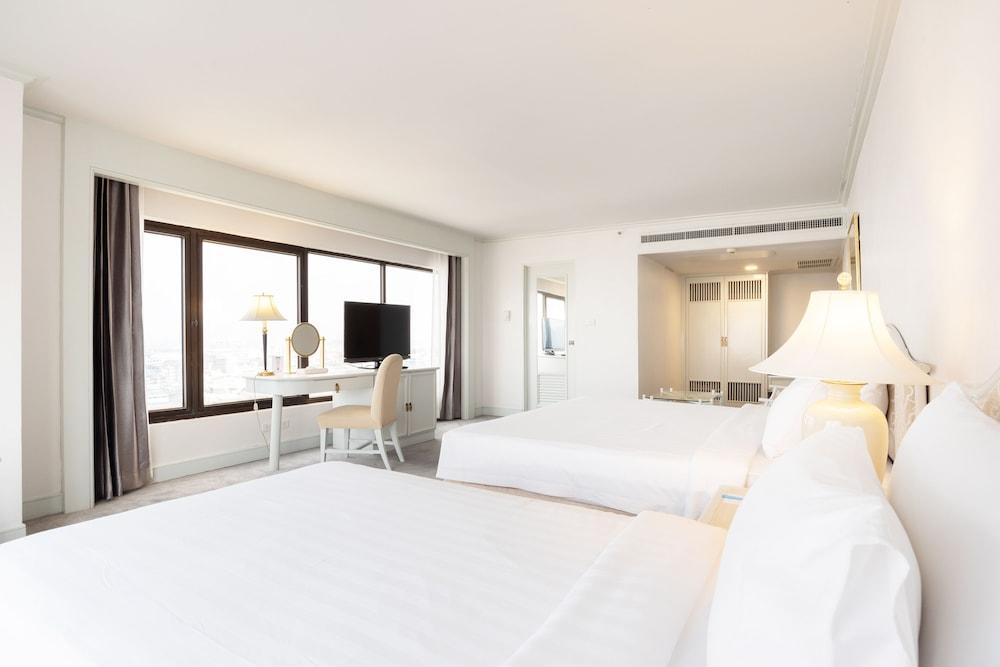 Chinatown Centra by Favstay