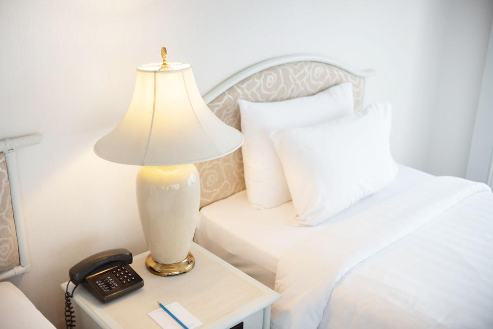 Chinatown Centra by Favstay