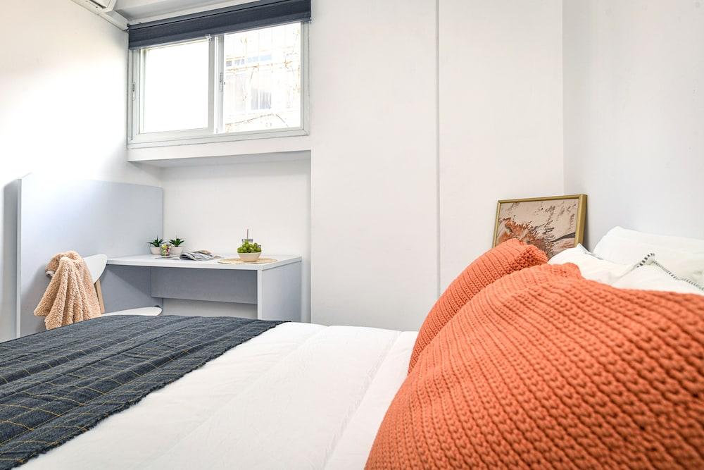 Quiet Street In A Central Location Apt