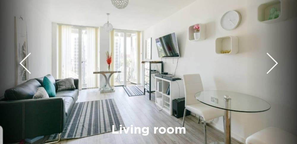 Lux 1-bed Apt. With Balcony