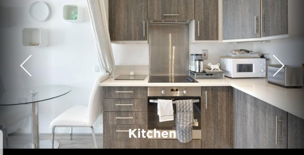 Lux 1-bed Apt. With Balcony