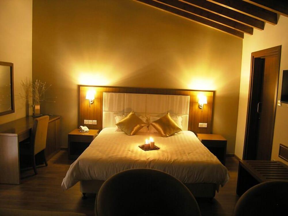 Livadia Hotel Kyperounta