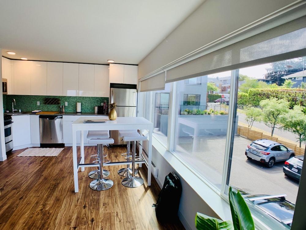 Corner Unit with Panoramic Views