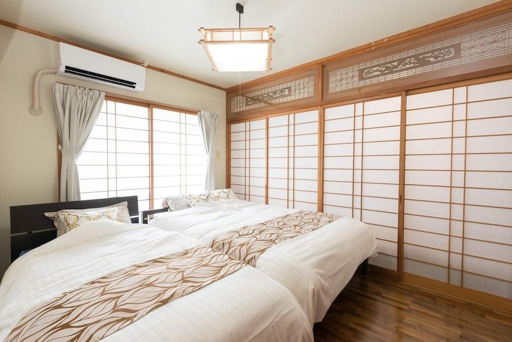 Sea Side House POLEPOLE