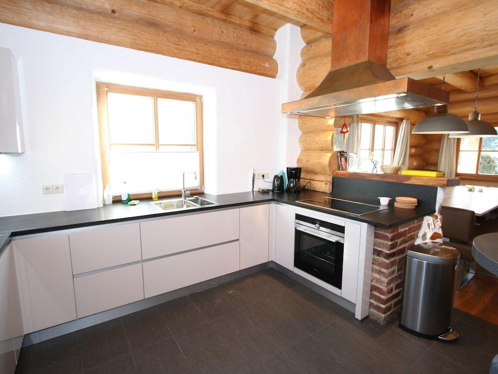 Detached Holiday Home in Mauterndorf / Salzburgerland Near the ski Area