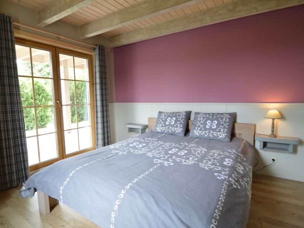 Sumptuous Chalet in Septon with Sauna & Hot Tub