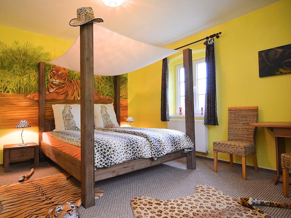 Spacious Villa near Forest in Buchet